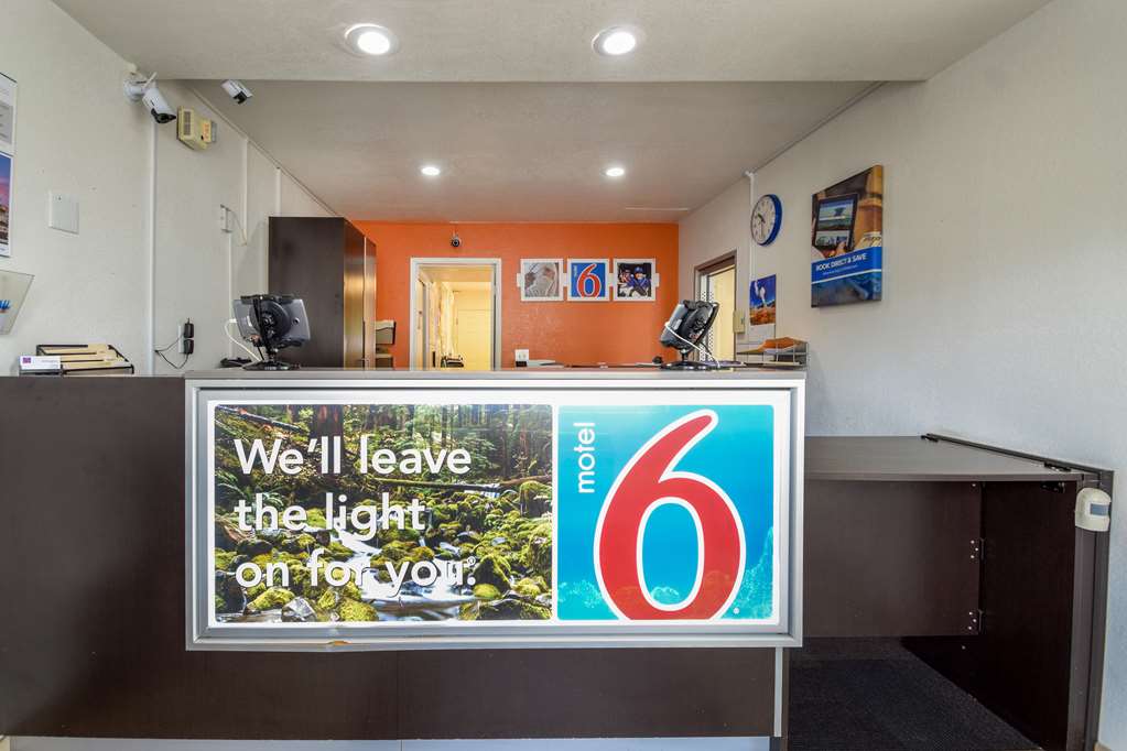 Motel 6 Kelso Mt. St. Helens - photo 15
