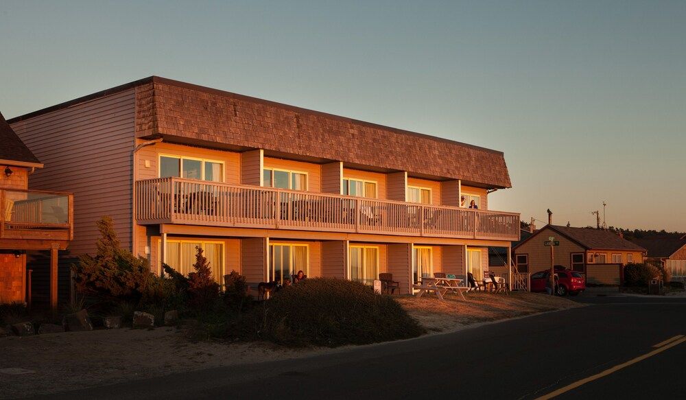 Sunset Surf Motel - photo 28