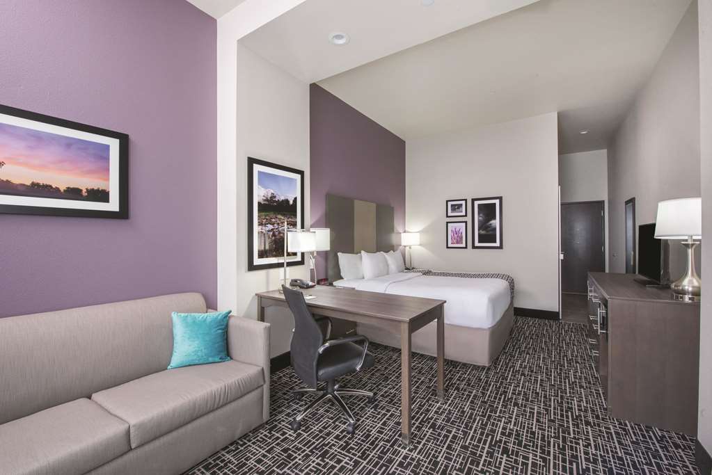 La Quinta Inn & Suites by Wyndham Enid - photo 15