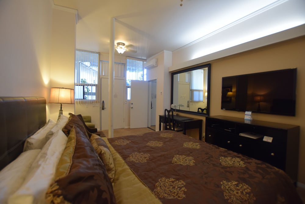 Catalina Courtyard Suites - photo 10
