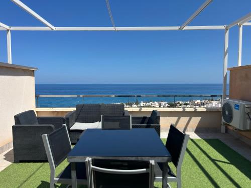 Candela 57 Duplex Con Terraza Y Piscina in Carboneras, Spain