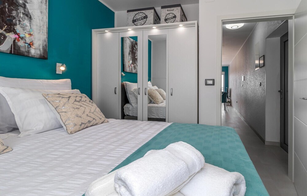 1 Bedroom Cozy Apartment In Jadranovo — 4-Star Luxury Hotel in Jadranovo, Croatia