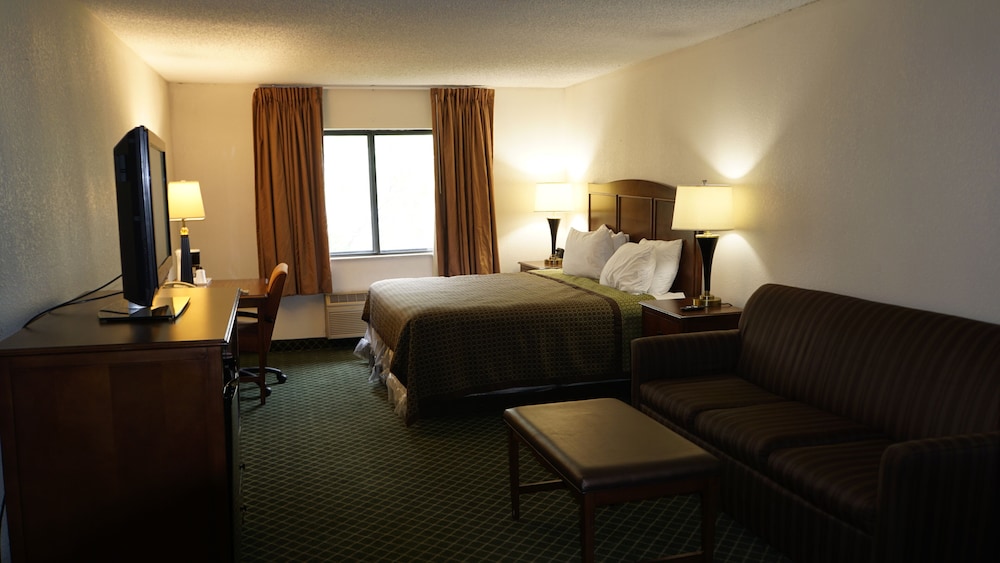 Days Inn by Wyndham Topeka - photo 6