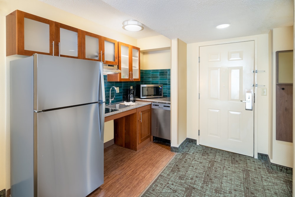 Staybridge Suites Memphis Poplar Ave East by IHG - photo 24