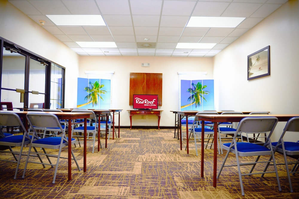 Red Roof Inn & Suites Commerce Athens - photo 27