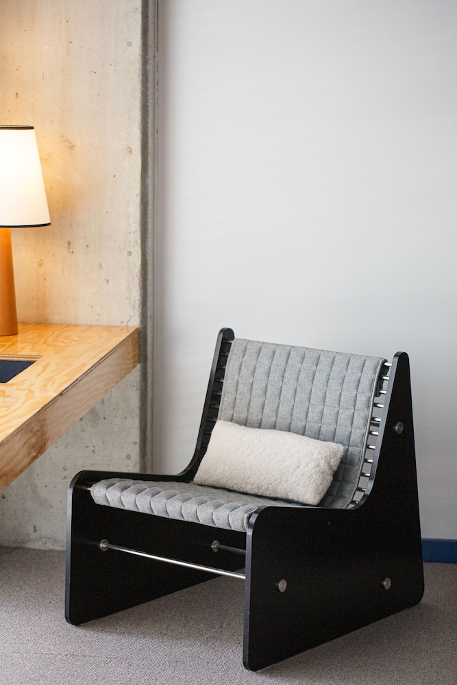The Emily Hotel - photo 24