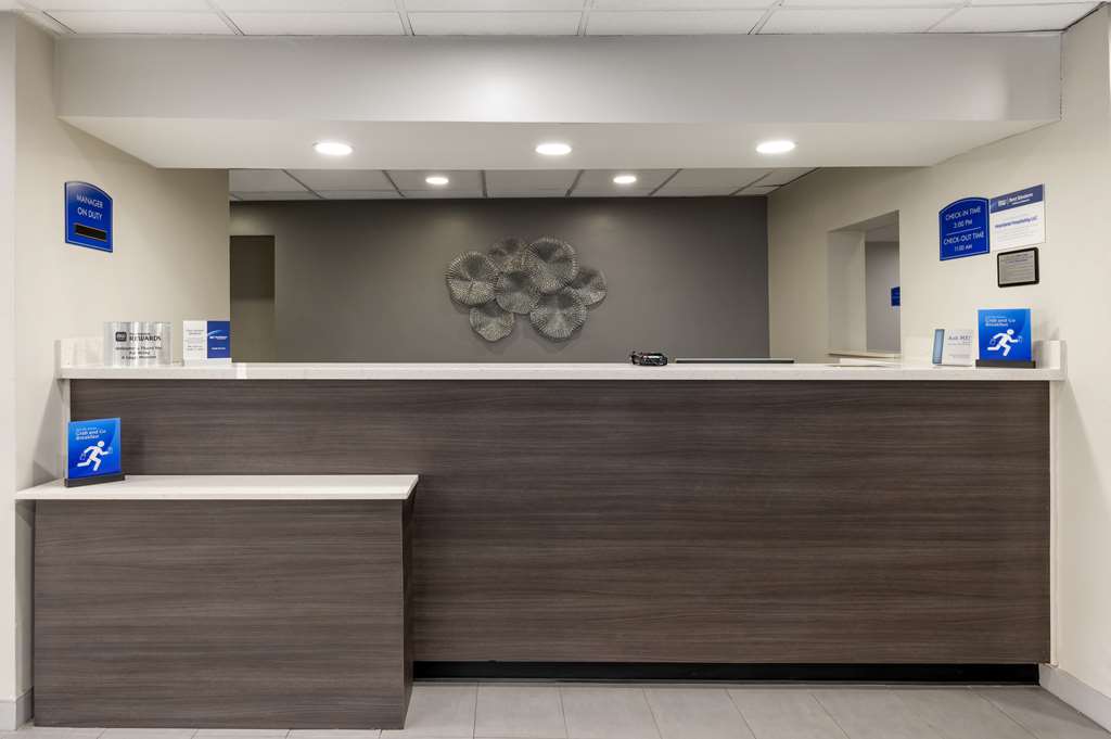 Hampton Inn Mattoon - photo 5