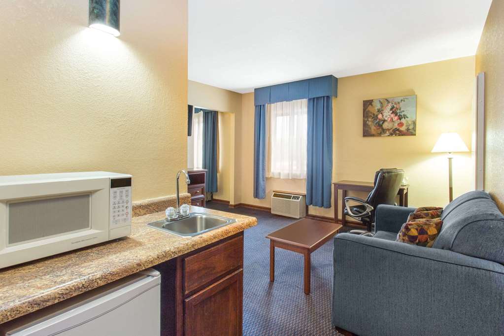 Baymont by Wyndham Waukesha - photo 10