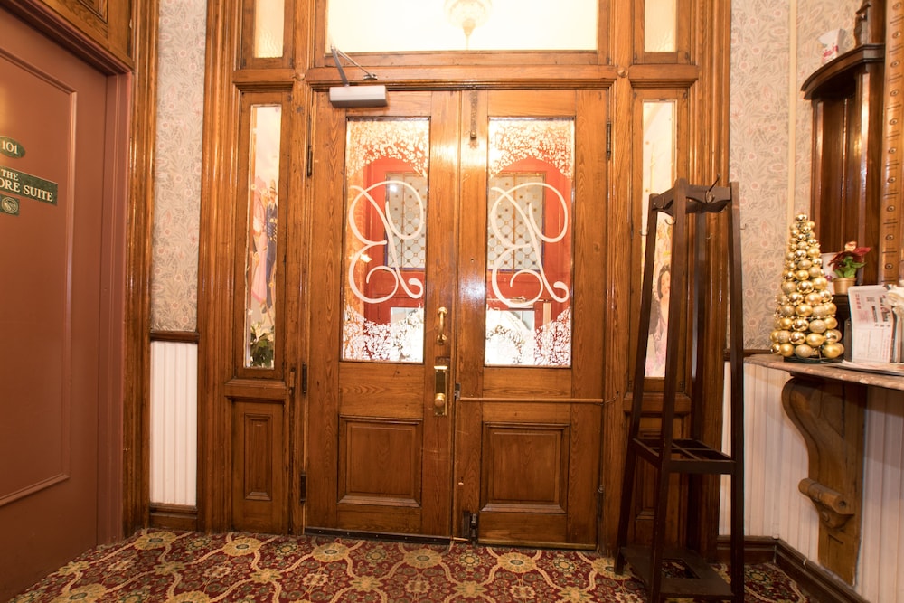 Biltmore Suites Hotel - photo 2