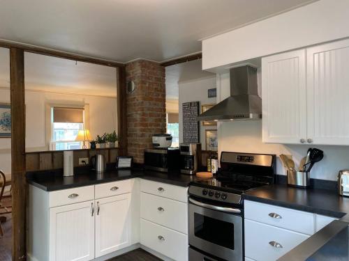 Water Street Apartments — 4-Star Luxury Hotel in Williamstown, United States