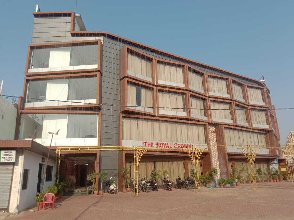 Hotel The Royal Crown — Raebareli
