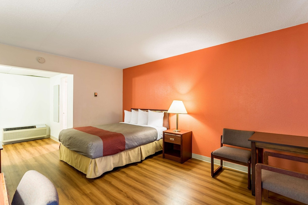 Motel 6 Butte MT Historic City Center - photo 5