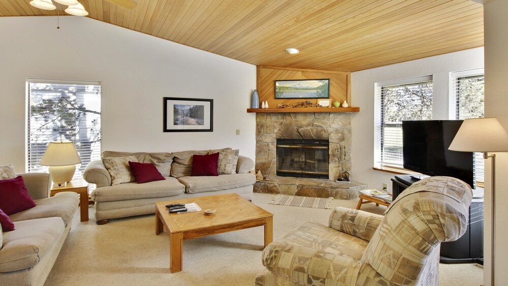 Fairway Village 32 - photo 2