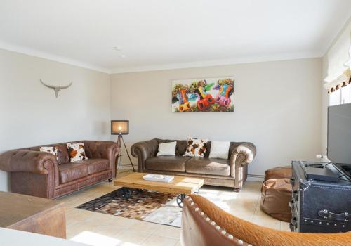 Haubarg Ossenhoff Haubarg Ossenhoff Appartement Buernhus — 4-Star Luxury Hotel in Tating, Germany