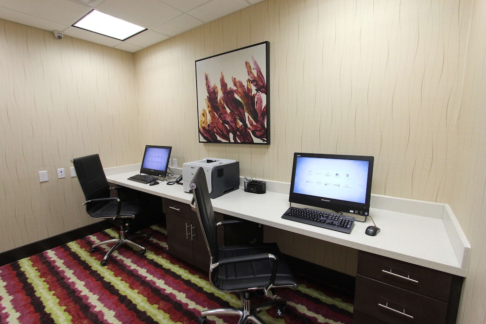 Hampton Inn & Suites Dallas Market Center - photo 67
