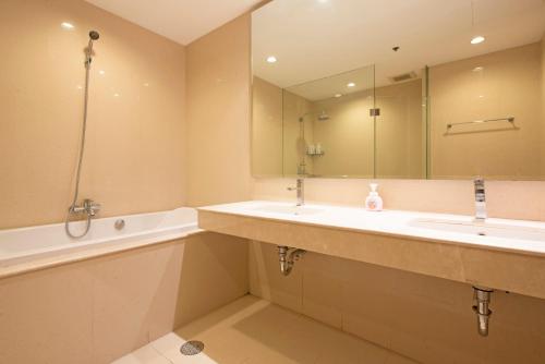 M Estate Private Residence 3BR Heart of Bangkok
