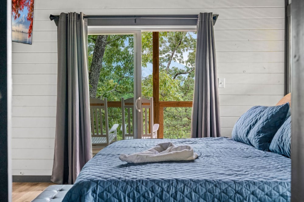 Sweet Escape By Ghosal Luxury Lodging - photo 16
