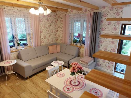 Kwiatowy domek — hotel in Zatory