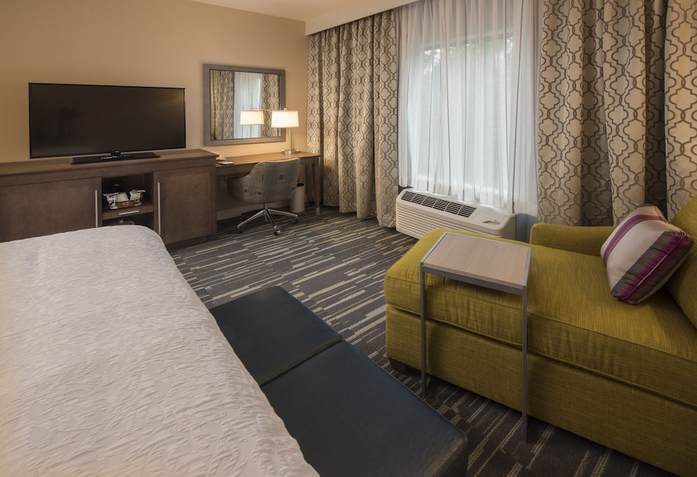 Hampton Inn & Suites Seattle Redmond - photo 17