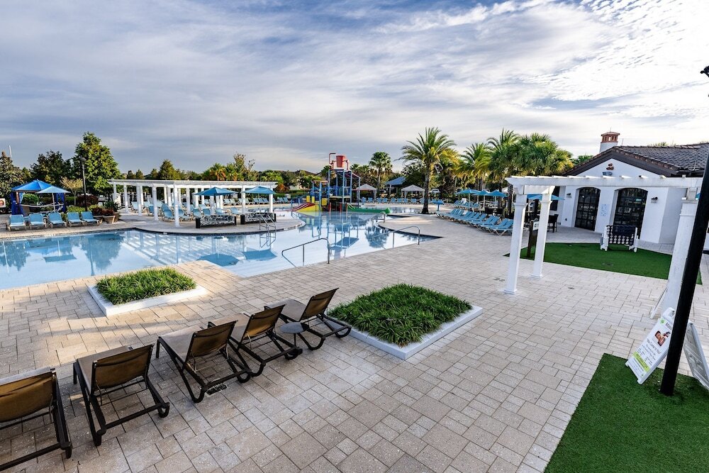 Spacious 8BR Villa w Pool & Resort Amenities - photo 46