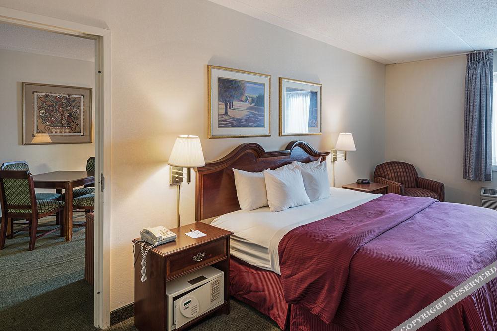 Clarion Hotel & Conference Center - photo 7