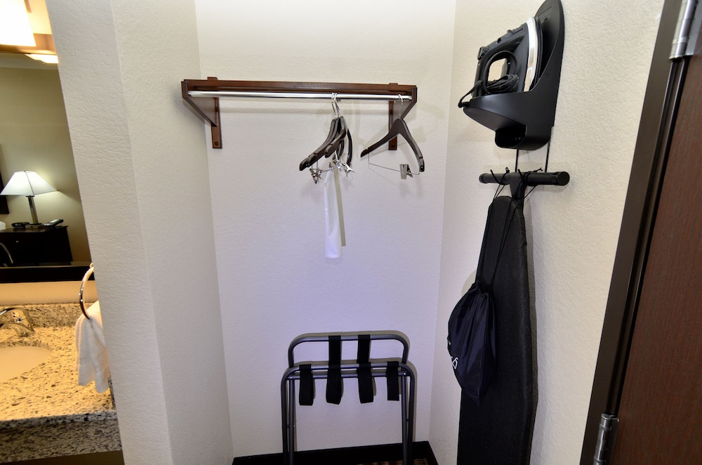 Cobblestone Inn & Suites Manning - photo 52