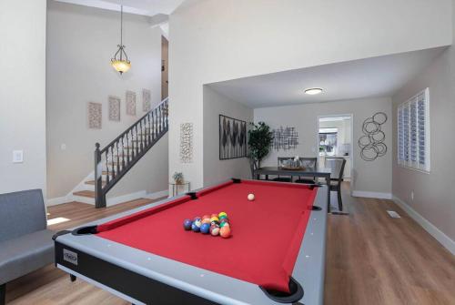 Designer East Bay Remodel Home — 4-Star Luxury Hotel in Concord, United States