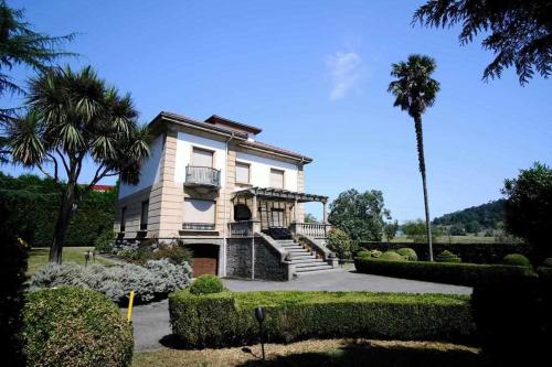 La Casona Del Fronton — hotel in Pola De Siero