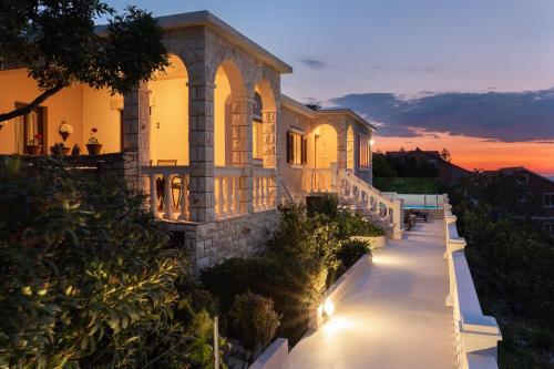 Seaside house with a swimming pool Prigradica Korcula 18788 — 4-Star Luxury Hotel in Blato, Croatia