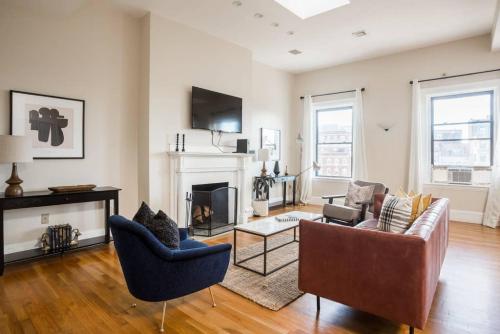 Luxury 4BR 3BA in Fenway w Epic Roof Deck — 4-Star Luxury Hotel in Boston, United States