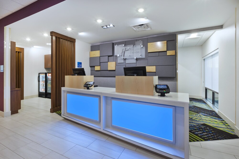 Holiday Inn Express & Suites Painesville Concord by IHG - photo 20