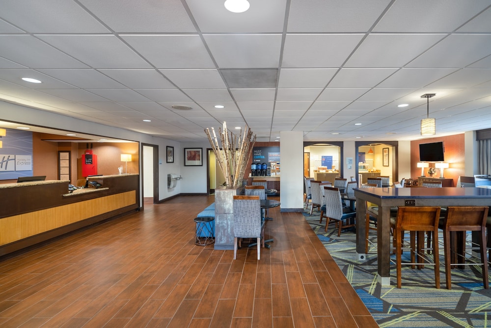Holiday Inn Express Forsyth by IHG - photo 40
