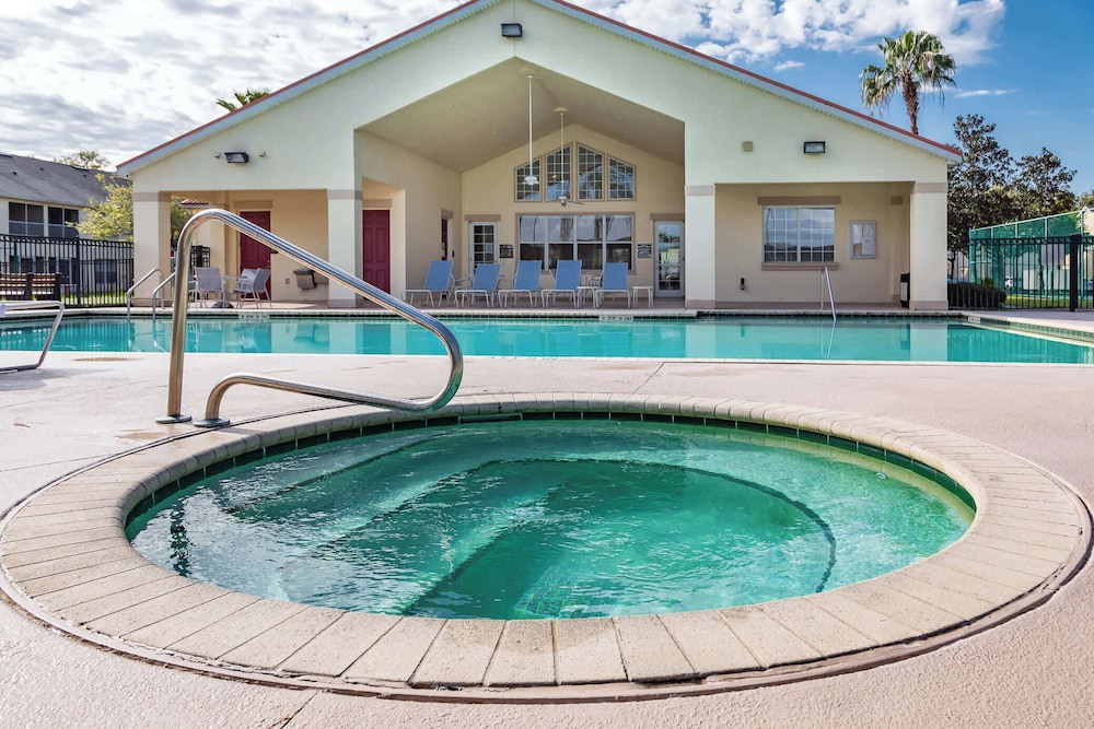Celebrate at Club Cortile — 4-Star Luxury Hotel in Kissimmee, United States