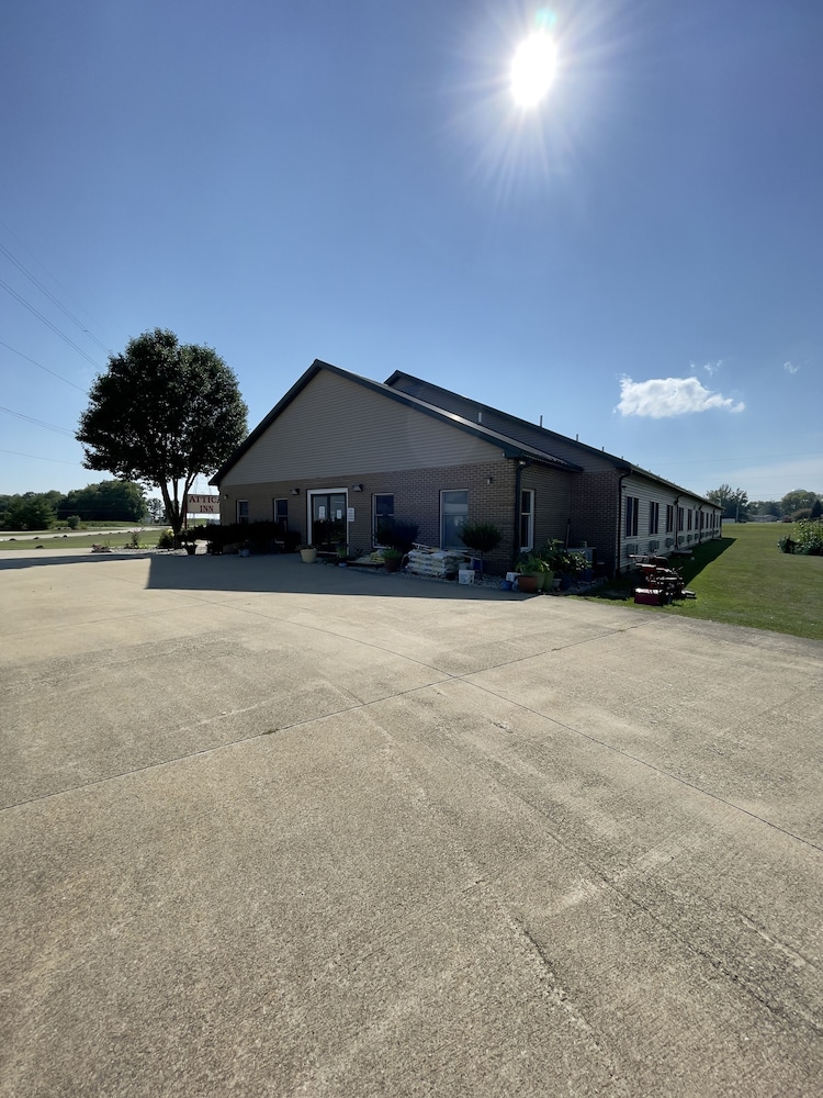 Attica Inn - photo 43