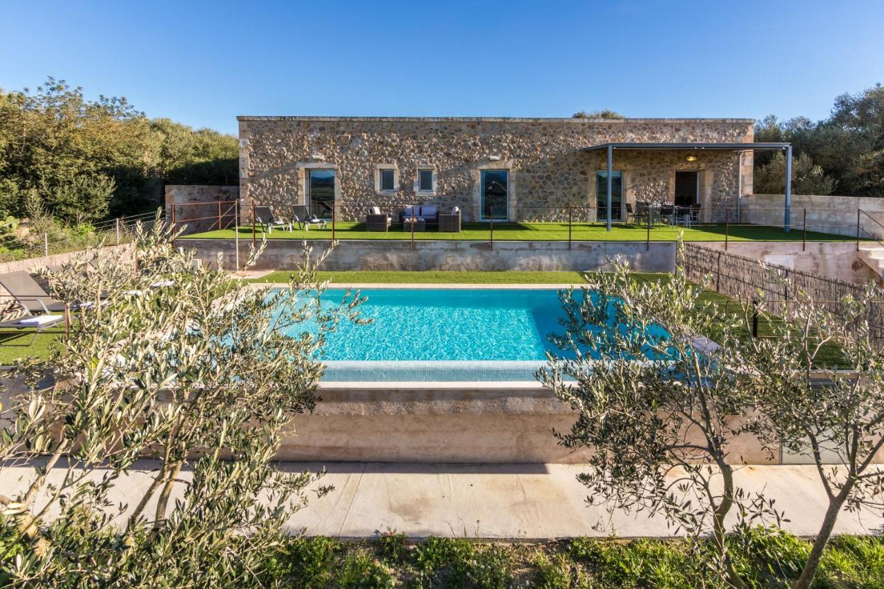 Villa Es Gassons — 4-Star Luxury Hotel in Maria De La Salut, Spain