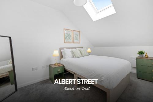 Inviting 1 bed Apartment in Newark on Trent by Renzo Free Parking and Wi Fi — 4-Star Luxury Hotel in Newark On Trent, United Kingdom