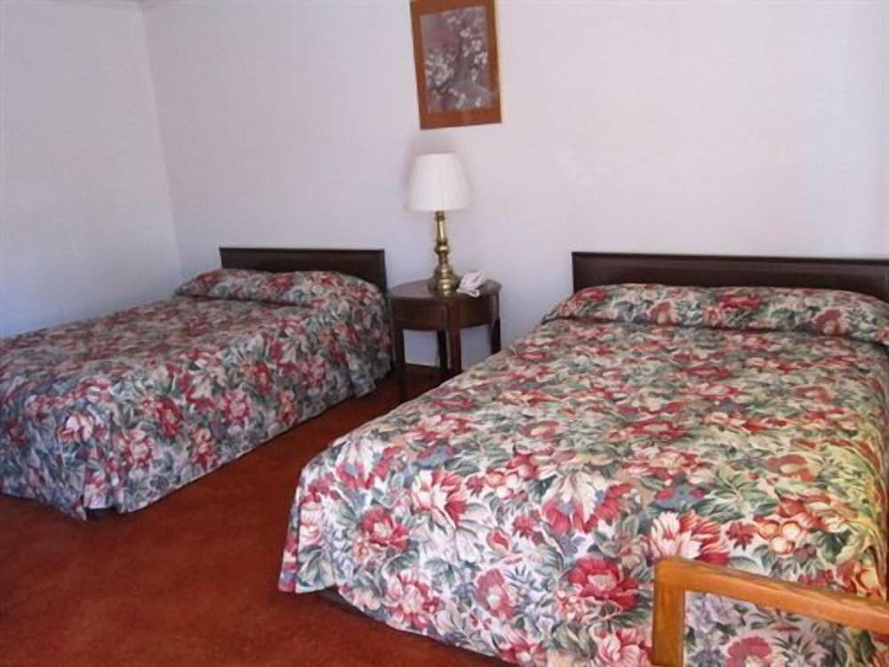 Cadet Motel — Cornwall — photo 4