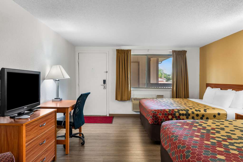 Econo Lodge Miles City I 94 - photo 25