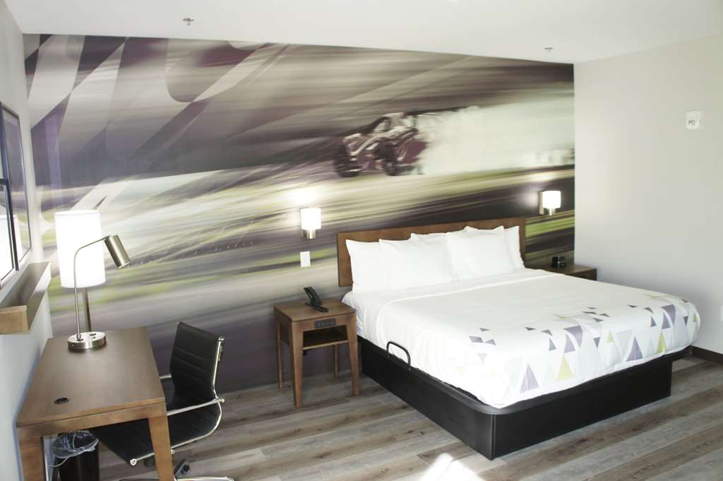 La Quinta Inn & Suites by Wyndham Braselton - photo 28