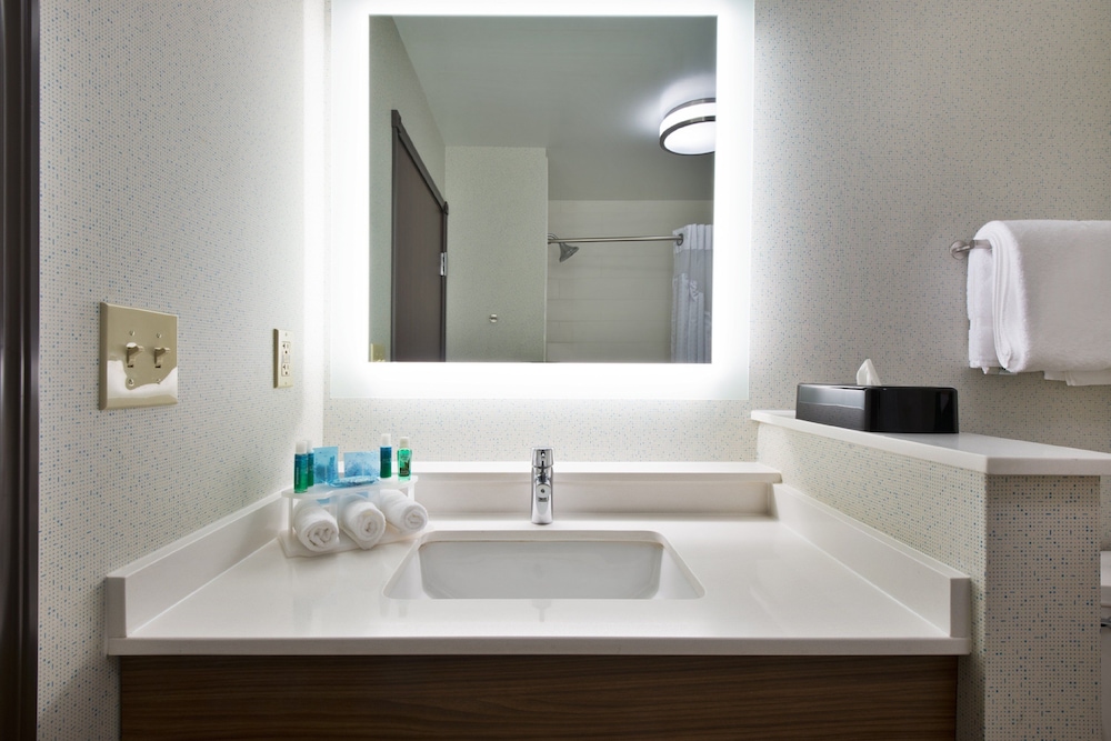 Holiday Inn Express & Suites Uniontown by IHG - photo 12