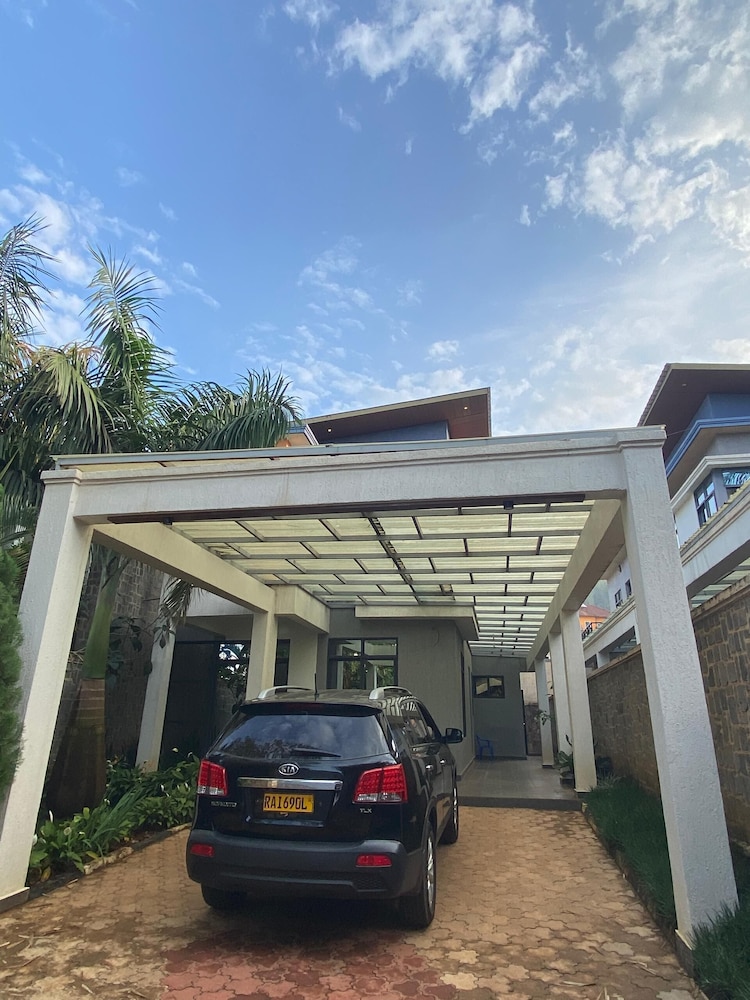 Kigali Queens Home And Aprtments — 4-Star Luxury Hotel in Kigali, Rwanda