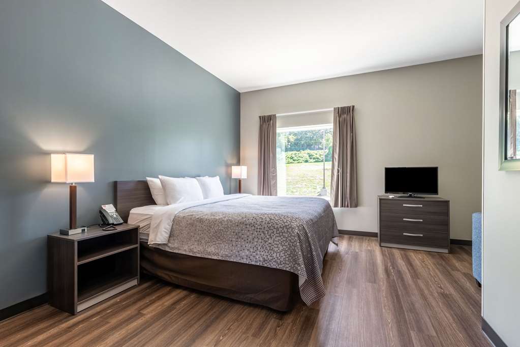 Econo Lodge Dayton North - photo 25