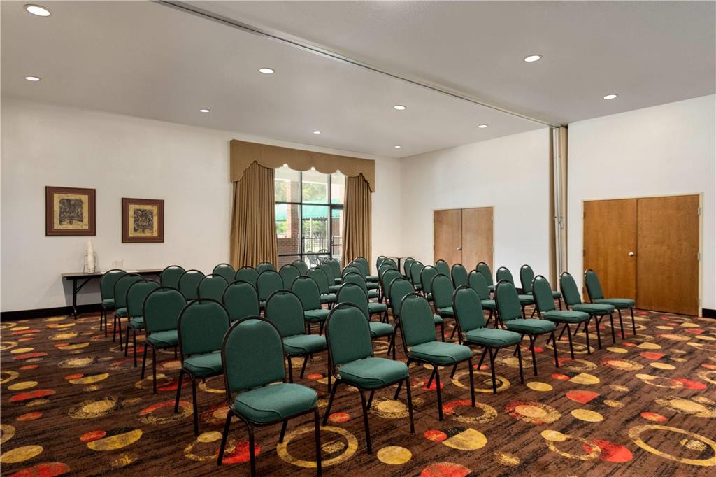Days Inn by Wyndham Lexington - photo 25