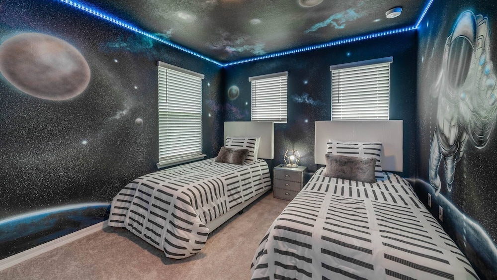 1137 Aloha in Davenport, United States