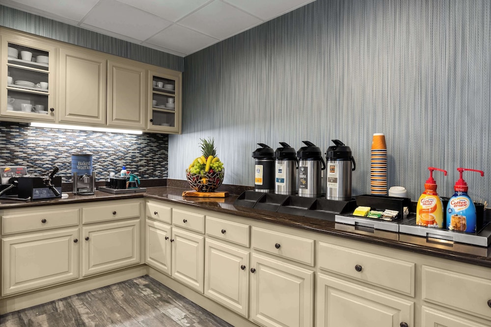 Homewood Suites by Hilton Bakersfield - photo 28