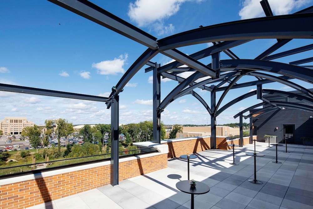 Embassy Suites by Hilton South Bend at Notre Dame - photo 36