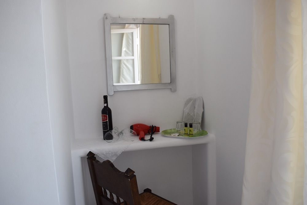 Cyclades Hotel — Fira — photo 5