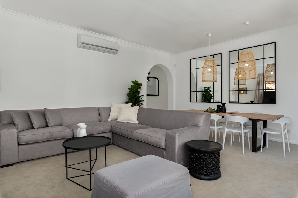 Alexander Road 7B — 4-Star Luxury Hotel in Cape Town, South Africa