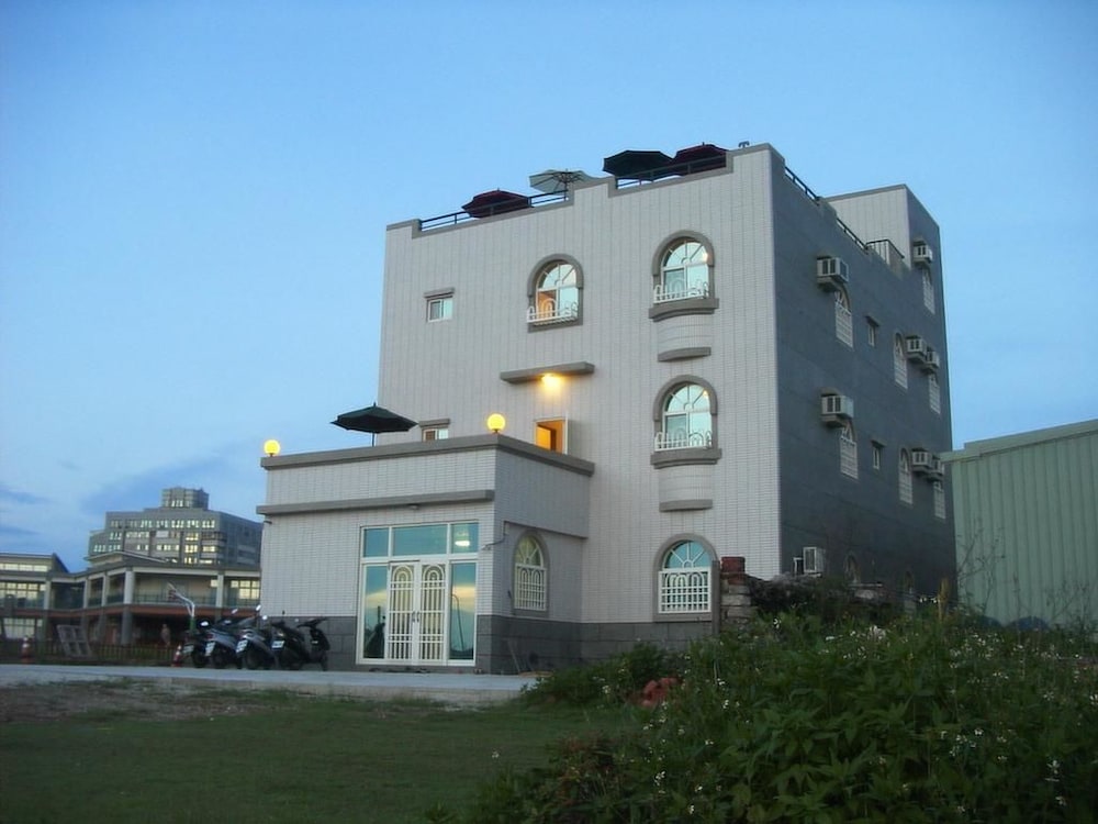 Long Beach Private Lodging — Magong