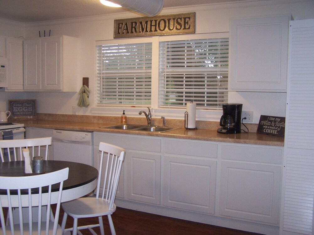 Blanco County Inn - photo 46